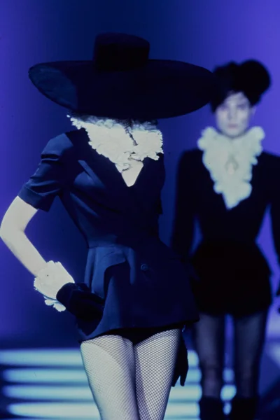 Look 29